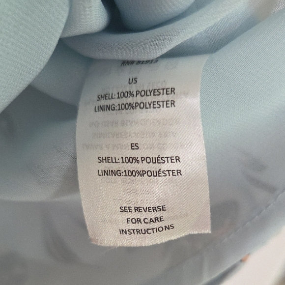 c & e Cold Shoulder Dress with Flutter Sleeves...fully Lined, Size Med - Picture 6 of 7